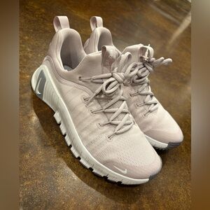 Nike women’s Free Metcon 6